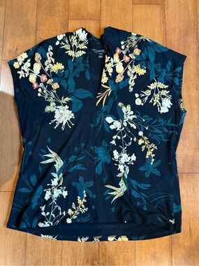 RW&CO Floral Split V-Neck Cap Sleeve Top - Black/Teal Blouse NWOT